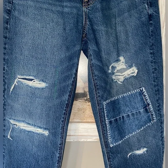 AE Strigid Super High-Waisted Ripped Ankle Straight Jean Sz 2 - Picture 3 of 10